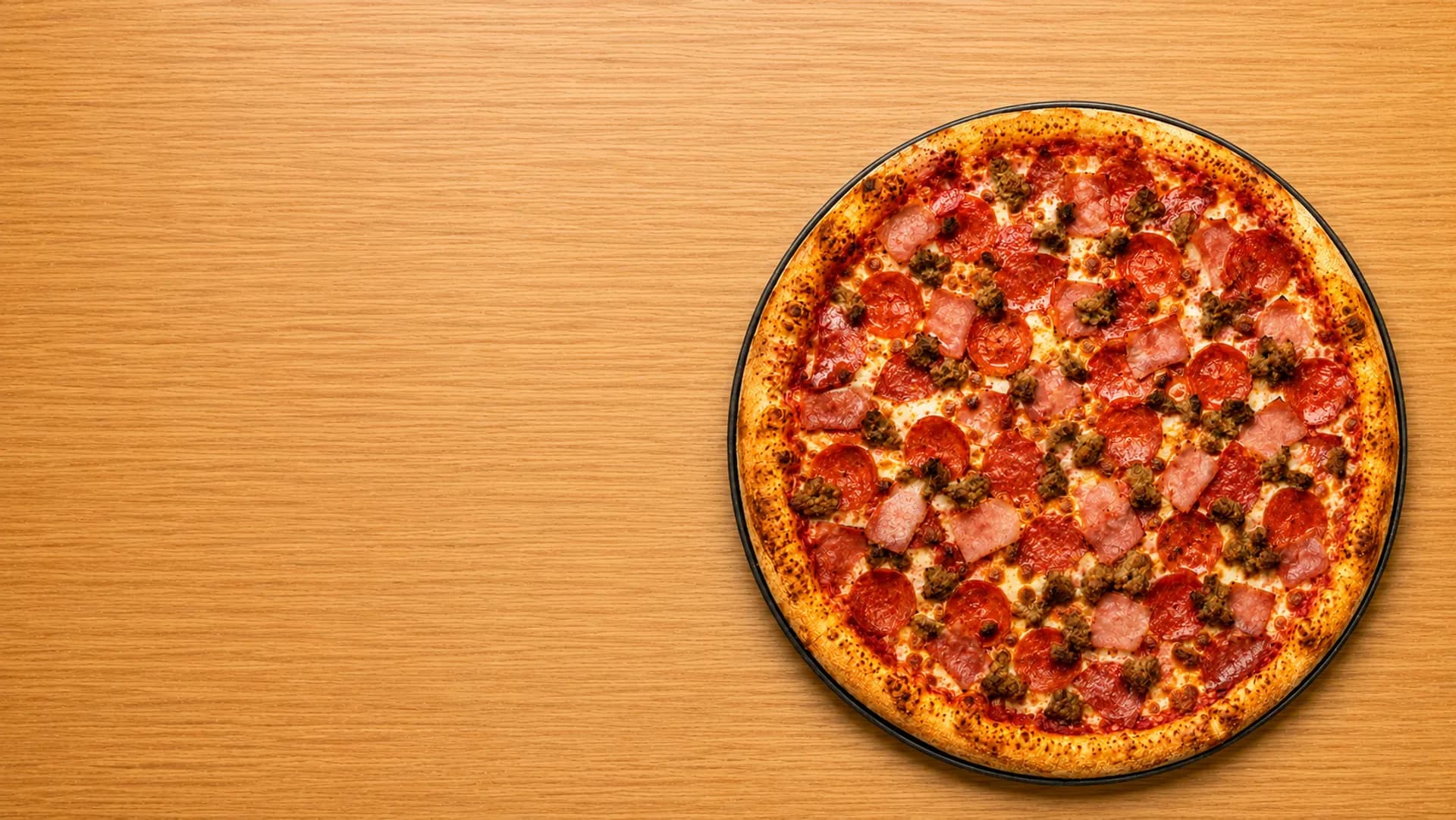 New York-style pizza from Yummy Pizza